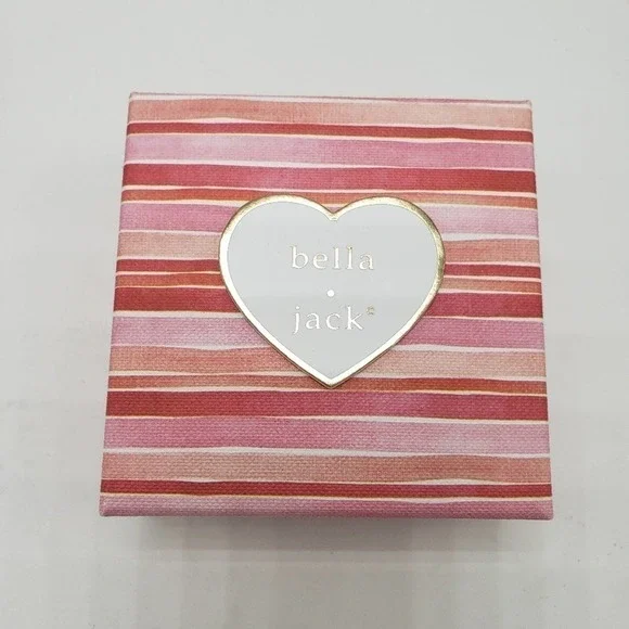 NIB bella and jack heart earrings - Picture 3 of 3